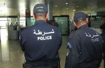 شرطي جزائري يقتل زوجته وابنتيه رمياً بالرصاص 1 شرطي جزائري يقتل زوجته وابنتيه رمياً بالرصاص