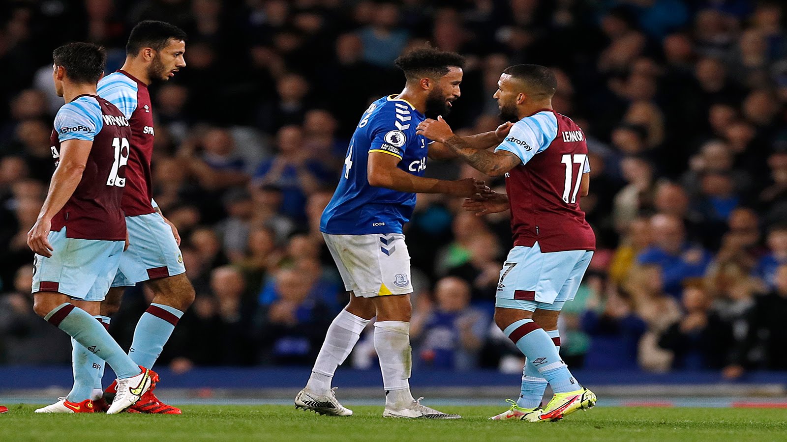 إيفرتون يقلب الطاولة على بيرنلي