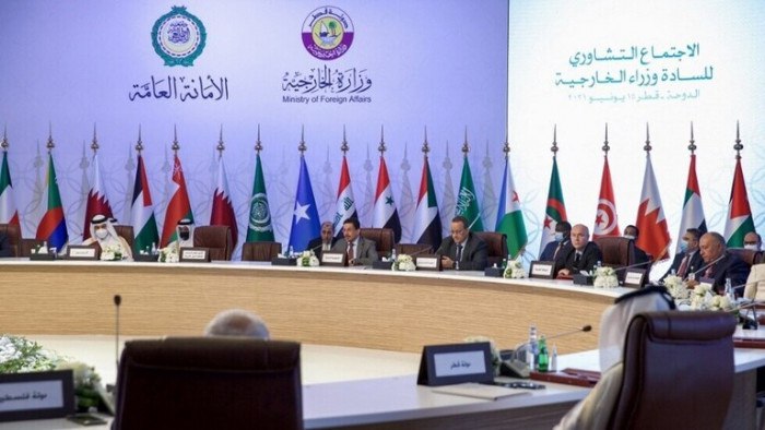 الجامعة العربية تقدم شحنة مساعدات إنسانية وصحية إلى الصومال