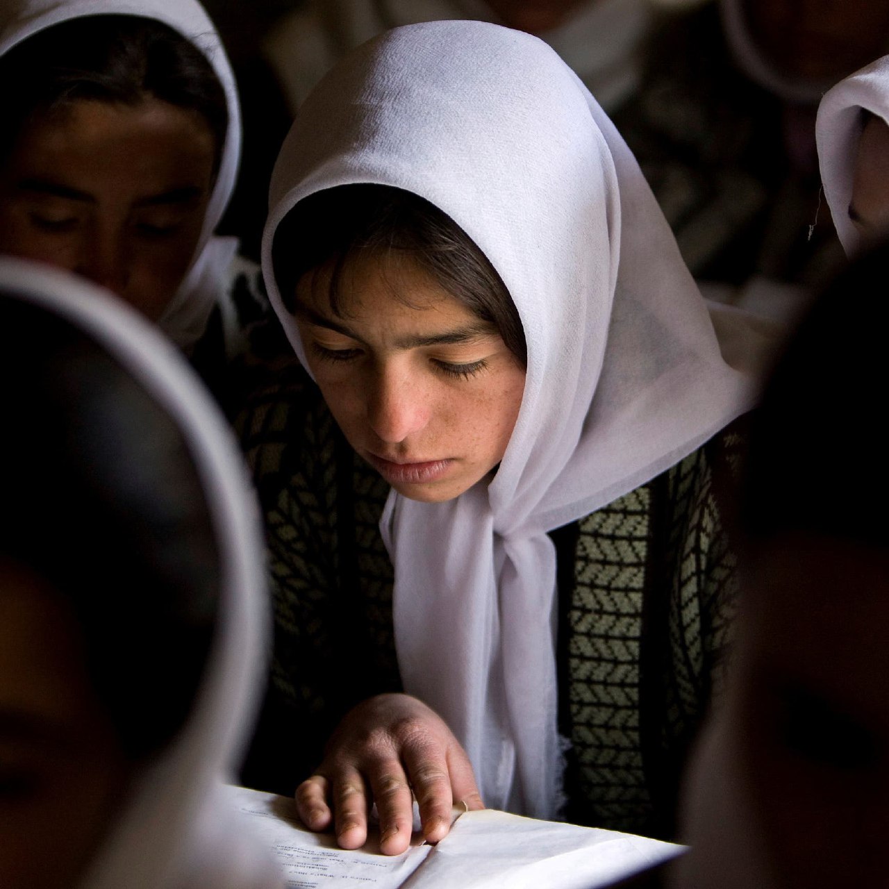 أفغانيات تحت رعب طالبان .. "من لغة الكفار لقطع الأذنين" 1 أفغانيات تحت رعب طالبان .. "من لغة الكفار لقطع الأذنين"