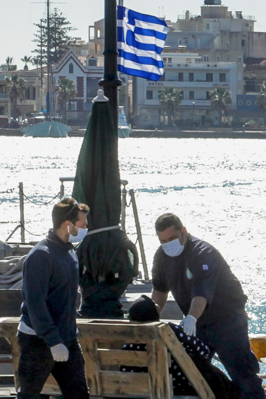 غرق 4 أطفال مهاجرين قبالة جزيرة خيوس اليونانية 1 غرق 4 أطفال مهاجرين قبالة جزيرة خيوس اليونانية