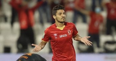 مهاجم الأهلي يزاحم هدافي العالم في قائمة الأفضل .. ويتفوق على صلاح