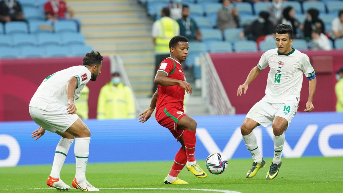 المنتخب العراقي يقتنص تعادلا قاتلا من عمان في كأس العرب