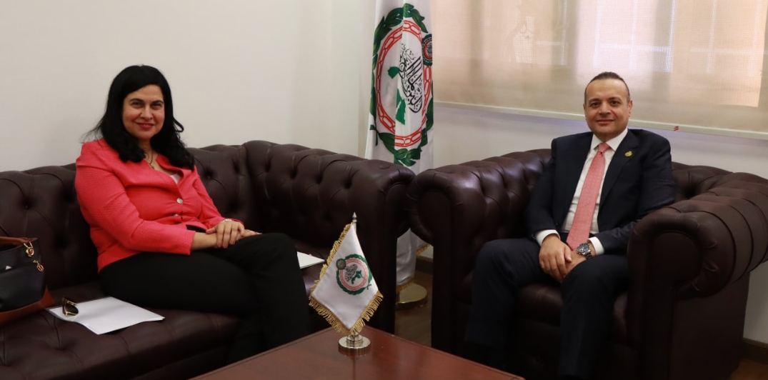أمين عام البرلمان العربي يستقبل مدير إدارة رصد ومتابعة الأزمات بالجامعة العربية 1 أمين عام البرلمان العربي يستقبل مدير إدارة رصد ومتابعة الأزمات بالجامعة العربية
