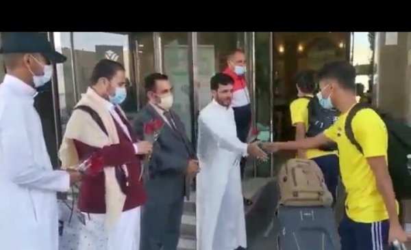 وصول المنتخب اليمني للناشئين الى السعودية للمشاركة في بطولة غرب آسيا