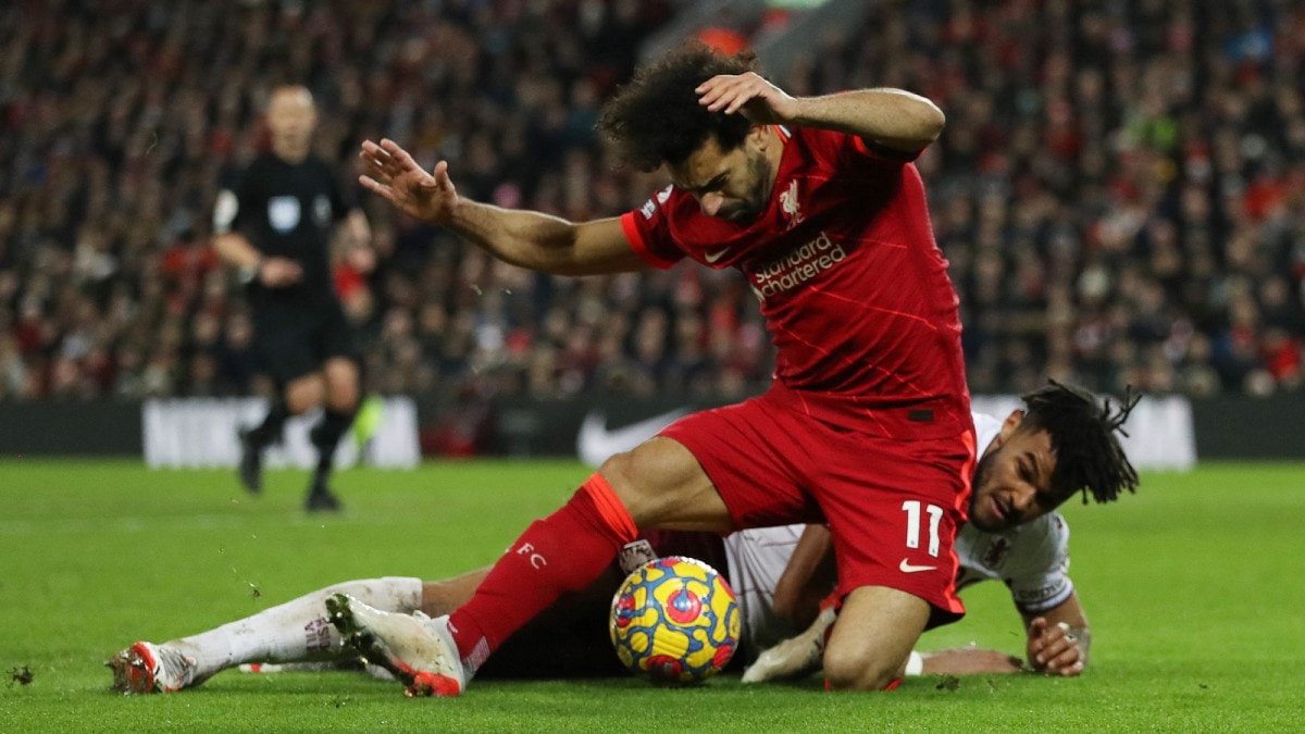 "الغارديان": تعرف على ترتيب أفضل 100 لاعب في 2021