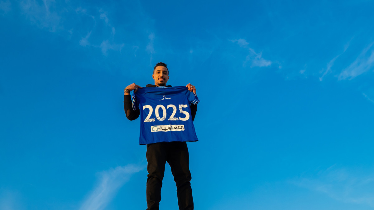 نادي الهلال السعودي يمدد عقد سالم الدوسري حتى 2025