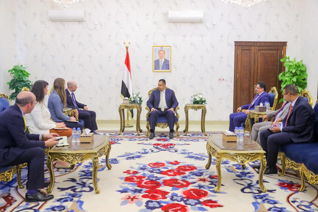 رئيس الوزراء اليمني يشدد على أهمية دعم المجتمع الدولي لجهود الحكومة