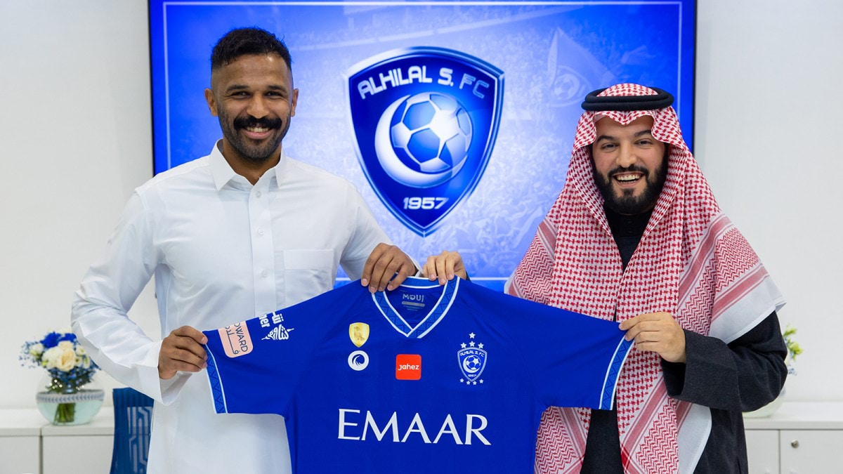 الهلال يتفق مع الأهلي على شراء عقد محمد العويس مقابل 5.5 مليون ريال