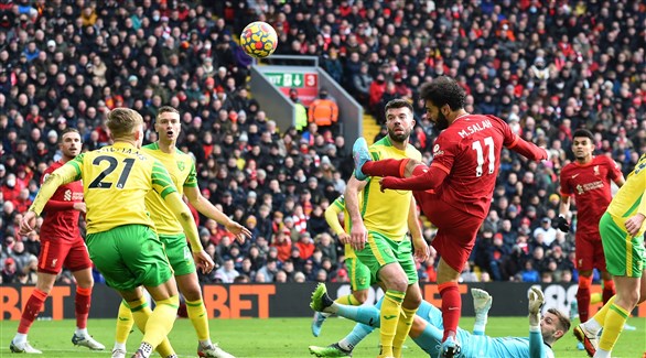 صلاح وماني يقودان ليفربول للفوز على نوريتش بالدوري الإنجليزي