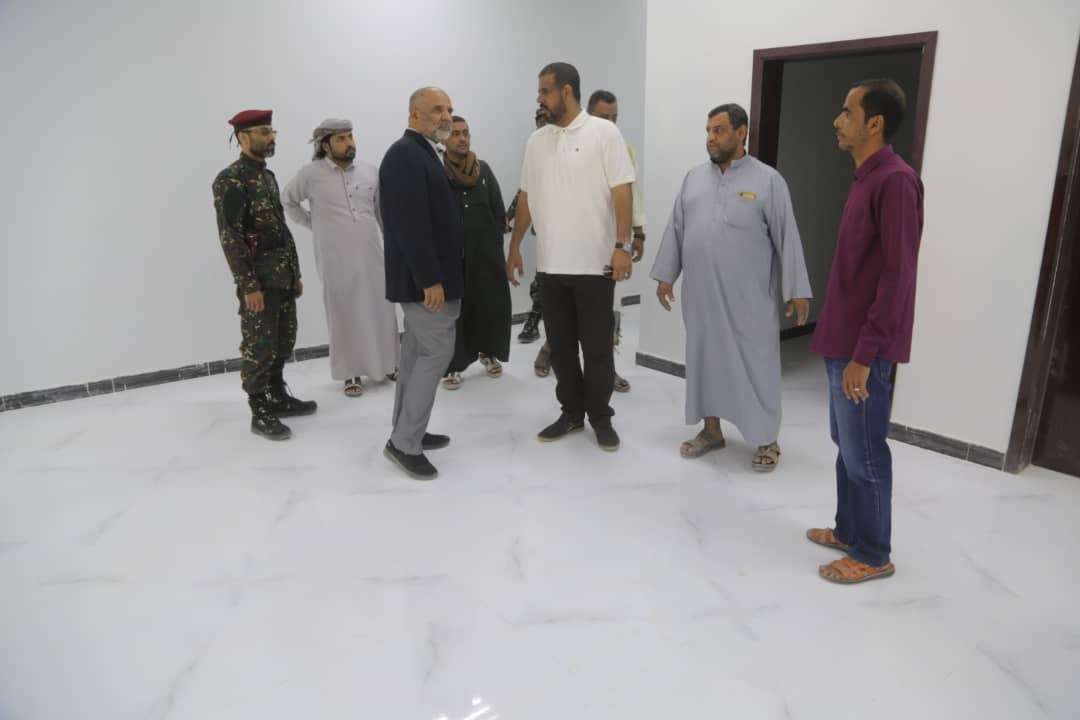 الكثيري يطلع على التجهيزات النهائية بمكتب الشباب والرياضة بحضرموت