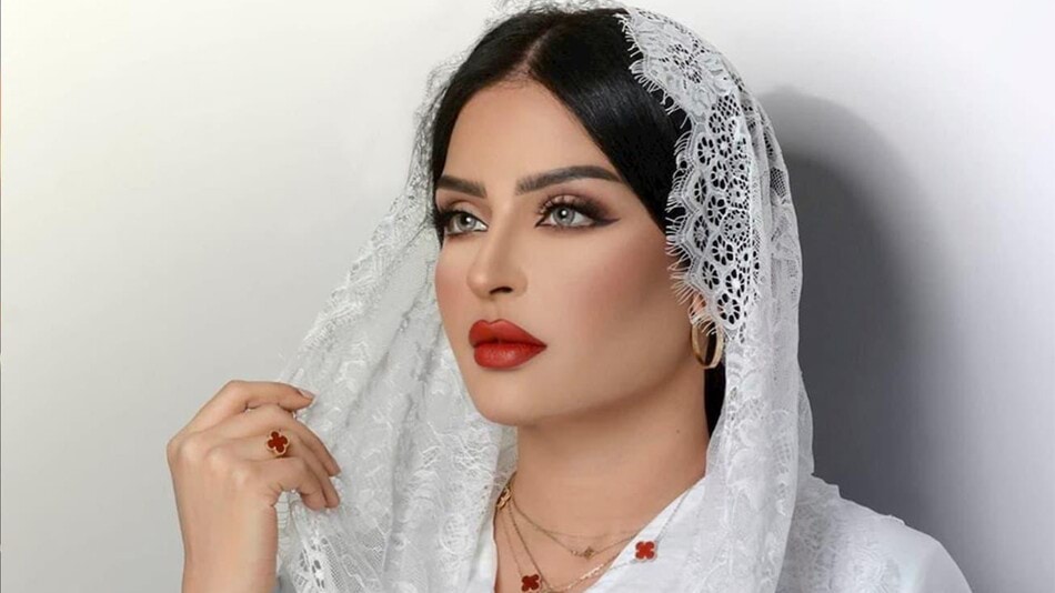 خبيرة تجميل: "أفتخر بأنني أول سعودية مثيرة للجدل"