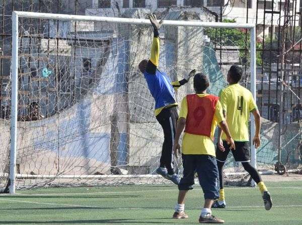 مصافي عدن يحقق فوزاً ثمينا على جامعة عدن بأربعة أهداف مقابل ثلاثة