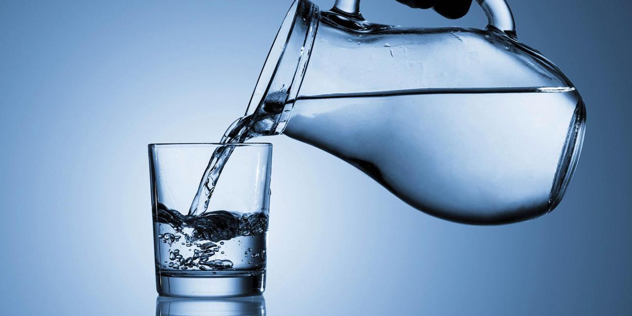 خبيرة تغذية تحذر من الإفراط في شرب الماء بفترة السحور خلال رمضان
