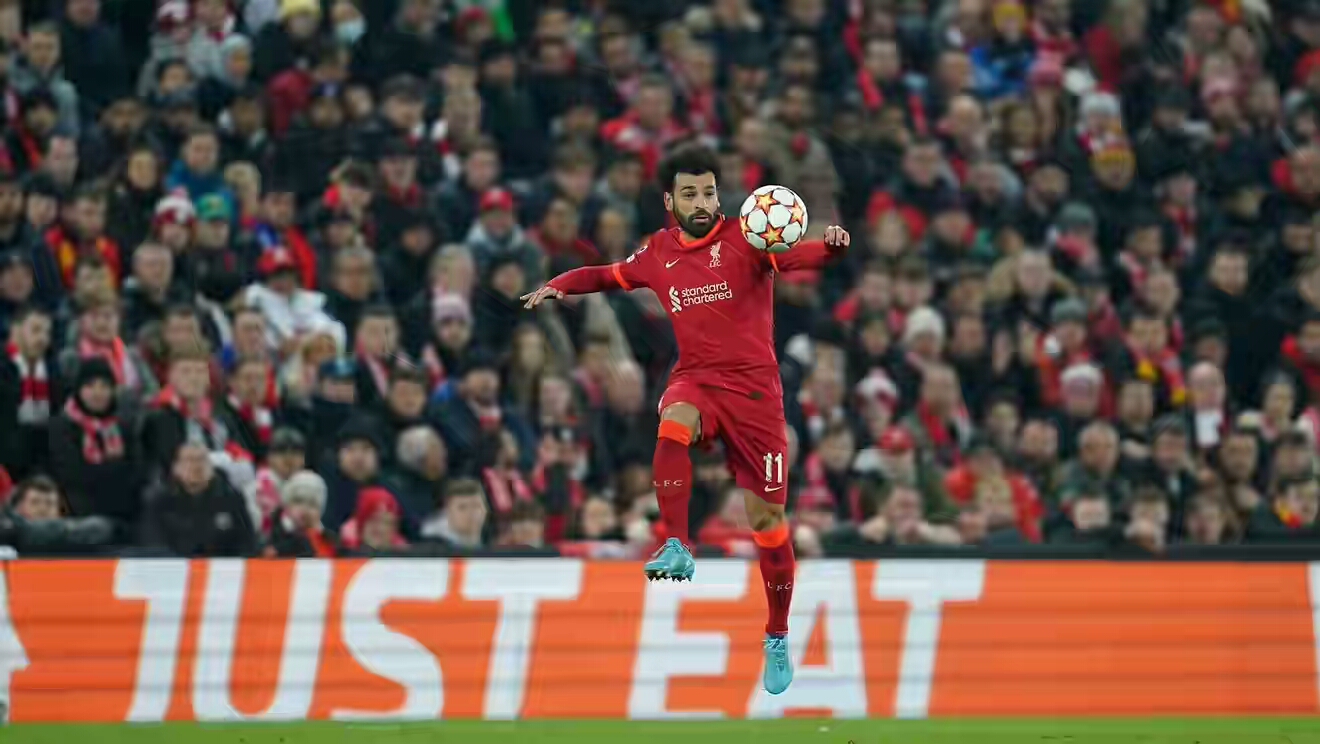 4 نجوم على "رادار" ليفربول في حال رحيل "محمد صالح"