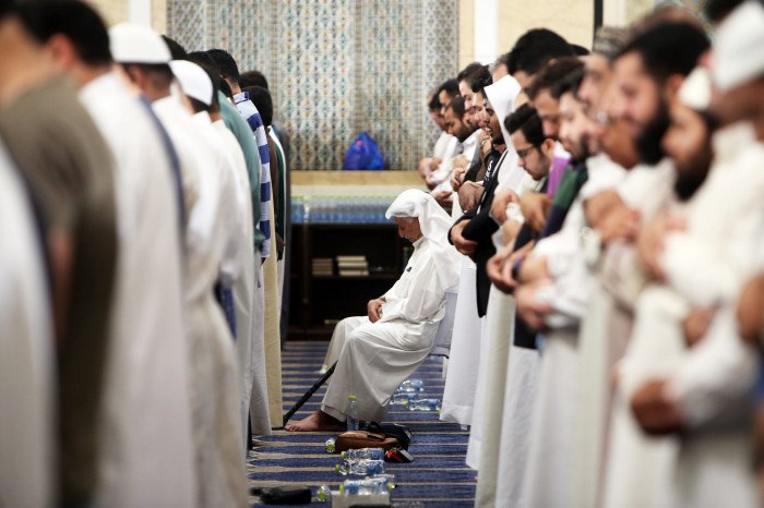هل يجوز صلاة التراويح ٤ ركعات؟.. علماء يجيبون