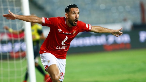 غياب نجم الأهلي المصري علي معلول عن مباراة الرجاء بدوري أبطال إفريقيا