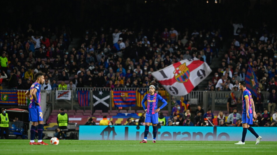 جماهير برشلونة تقاطع مباراة قادش ردًا على "أحداث فرانكفورت" الألماني