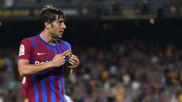 برشلونة يجدد عقد لاعبه روبيرتو حتى صيف 2023