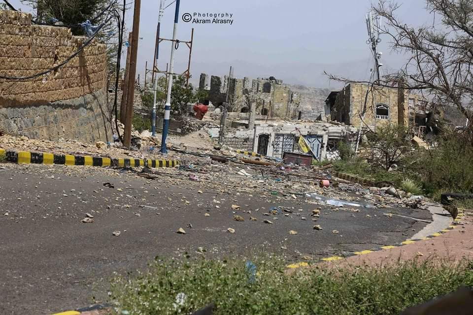 مليشيا الحوثي تعزز الحصار على المدنيين في تعز