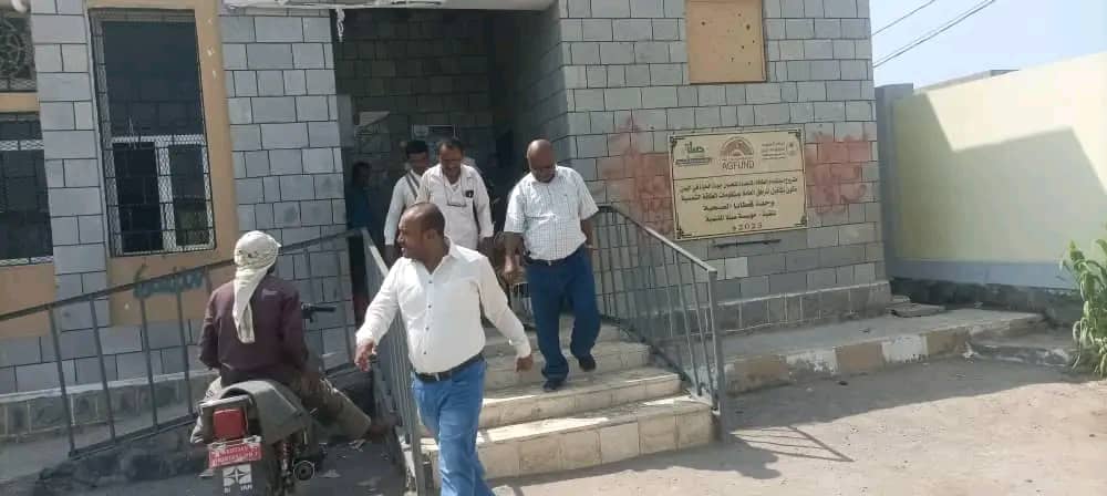 مدير الخوخة يتفقد المركز الصحي ومشروع المياه في القطابا