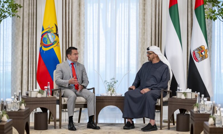 الرئيس الإماراتي يبحث تعزيز التعاون مع الإكوادور