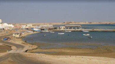 مليشيا الحوثي تحول جزيرة كمران إلى سجن جماعي وتعزلها عن العالم