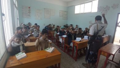 مليشيا الحوثي تبتز معلمي الحديدة لإجبارهم على دفع أبنائهم إلى المراكز الصيفية