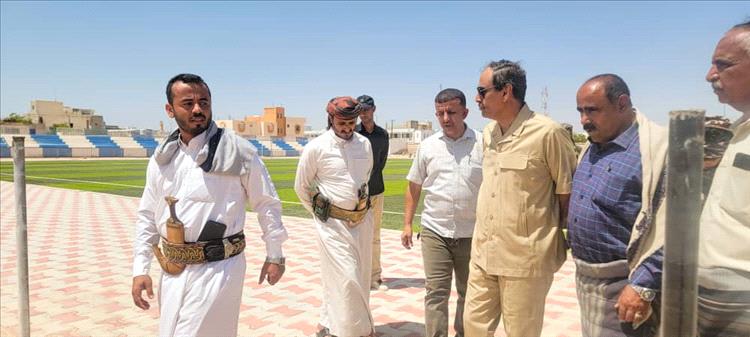 شبوة.. تفقد سير العمل في مشروع تأهيل ملعب ناصر الخليفي بعتق