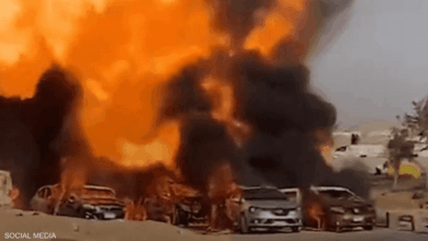 مصر.. قتلى وجرحى وتفحم سيارات في حريق ضخم