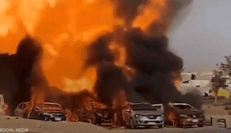 مصر.. قتلى وجرحى وتفحم سيارات في حريق ضخم 1 مصر.. قتلى وجرحى وتفحم سيارات في حريق ضخم
