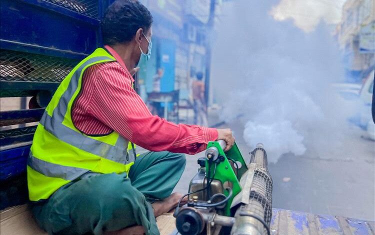 حملة رش ضبابي لمكافحة البعوض تجوب أحياء صيرة بعدن 1 حملة رش ضبابي لمكافحة البعوض تجوب أحياء صيرة بعدن