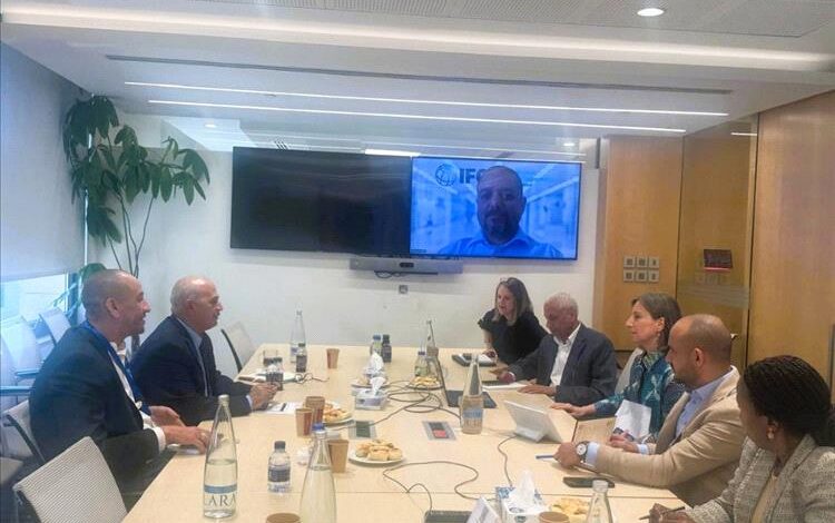 الشرجبي يبحث في عمّان مع البنك الدولي آفاق تعزيز مشاريع المياه في اليمن