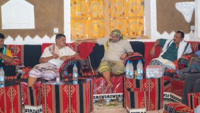 في عزاء حجري.. طارق صالح: لا تراجع عن معركة تحرير الحديدة وصنعاء