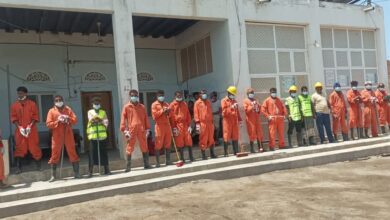 مدير عام الخوخة يهنئ العاملين بمناسبة عيد العمال
