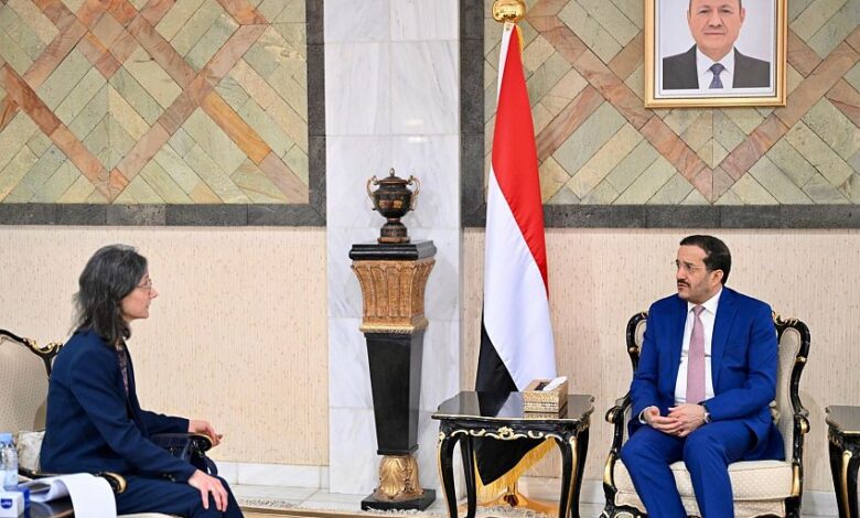 مجلي للسفيرة الفرنسية: نقف أمام كيان إرهابي يهدد اليمن والمنطقة بدعم إيراني 1 مجلي للسفيرة الفرنسية: نقف أمام كيان إرهابي يهدد اليمن والمنطقة بدعم إيراني