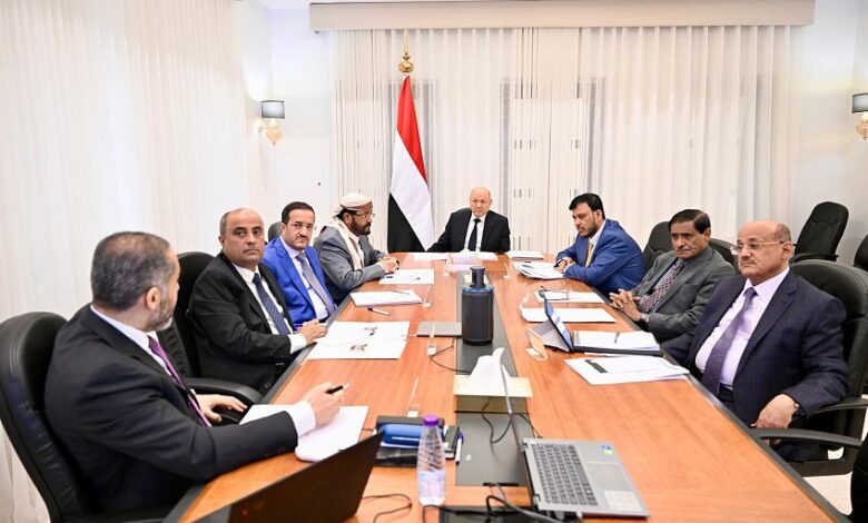 مجلس القيادة يطالب بانتظام عمل الحكومة من الداخل ومعالجة هموم المواطنين