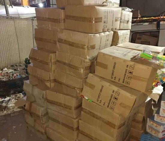 الحزام الأمني في عدن يحبط تهريب مواد غذائية فاسدة وألعاب أطفال منتهية الصلاحية إلى الضالع