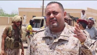 مدير الأراضي بالحديدة يعزي في وفاة الشيخ عبدالرحمن حجري