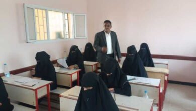 مدير تربية الحديدة يدشن امتحانات شهادة الثانوية العامة