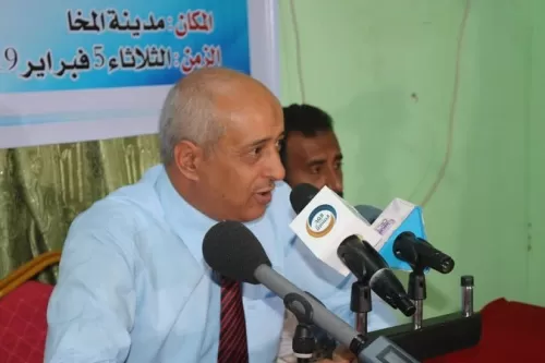نقل مدير المخا للعناية المركزة إثر إصابته بوعكة صحية