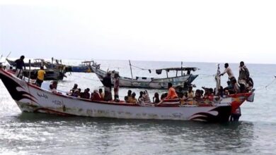 وصول 37 صيادا إلى الخوخة بعد معاناة في سجون إريتريا ومصادرة قواربهم