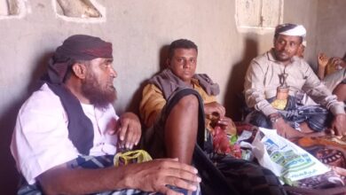 اجتماع قبلي في المحجر لمناقشة جريمة مقتل علي سالم ضاغي وتأكيد الوقوف مع أسرته