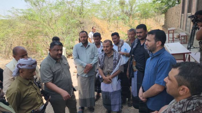 بتوجيهات طارق صالح.. فريق ميداني يباشر تنفيذ مشاريع مياه في ريف المخا 1 بتوجيهات طارق صالح.. فريق ميداني يباشر تنفيذ مشاريع مياه في ريف المخا