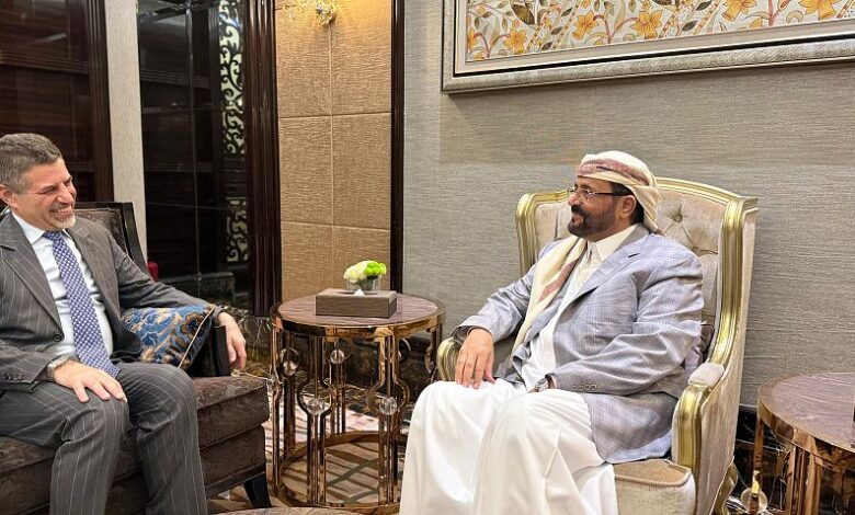 العرادة للسفير الأمريكي: هجمات الحوثي تهدد أمن المنطقة والملاحة الدولية 1 العرادة للسفير الأمريكي: هجمات الحوثي تهدد أمن المنطقة والملاحة الدولية
