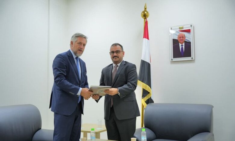 وكيل الخارجية يستقبل سفير الاتحاد الأوروبي الجديد لتسليم أوراق اعتماده لدى اليمن 1 وكيل الخارجية يستقبل سفير الاتحاد الأوروبي الجديد لتسليم أوراق اعتماده لدى اليمن