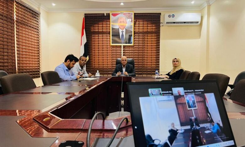 وزير المياه يعقد لقاءات مع شركاء دوليين ومحليين لتعزيز قطاع المياه والمناخ في اليمن