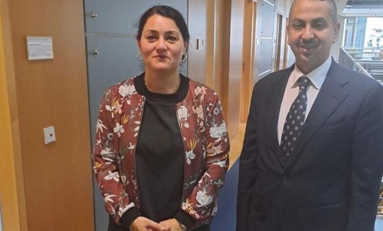 الأرياني يبحث مع برلمانية ألمانية انتهاكات الحوثي ودعم برلين لليمن