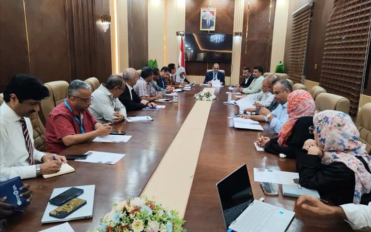 وزير الصحة يناقش الاستعدادات للجولة الثانية من حملة التحصين ضد شلل الأطفال