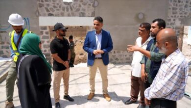 نائب وزير الإعلام يتفقد مشروع إعادة تأهيل سينما أروى بعدن بدعم من اليونسكو